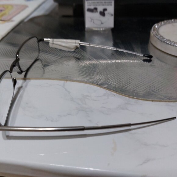 Foster Grant MicroVision Compact Reading Glasses 1.25 Power - Picture 9 of 13